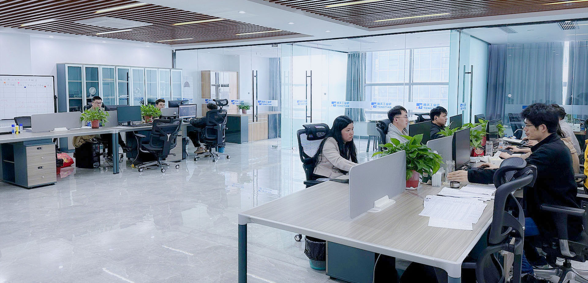 定制化的服務及解決方案